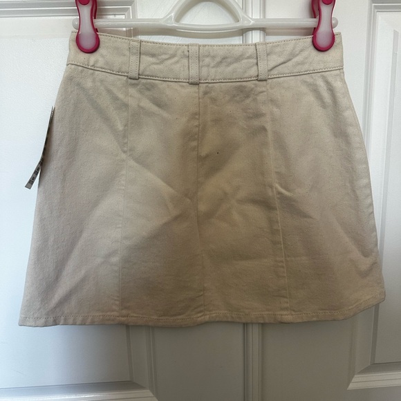 BDG (Urban Outfitters) cream button up cargo skirt. NWT, accepting offers - Picture 2 of 4